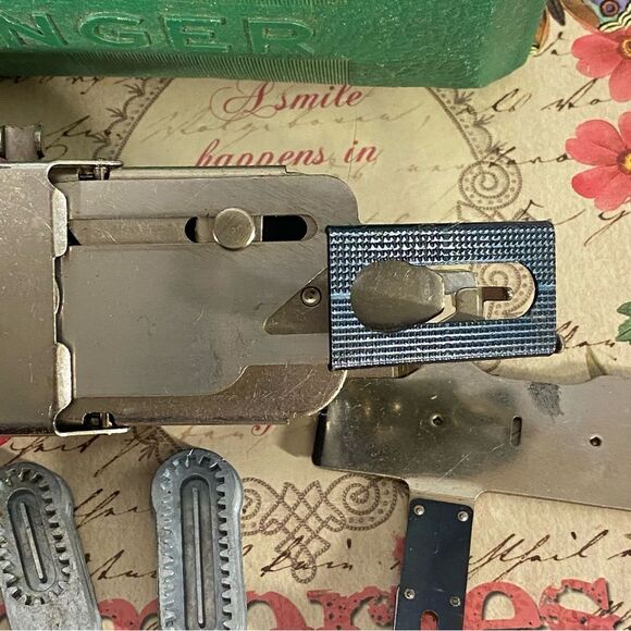 Singer Sewing Machine Vintage Button Holer Original Box Instructions Model 99 - Picture 13 of 13